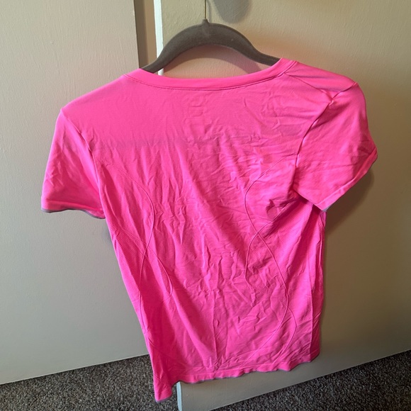 Women’s pink workout top - Picture 5 of 5